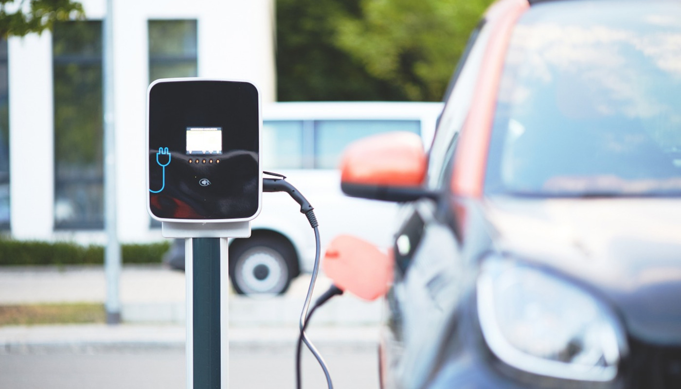 Stellplätze für Carsharing! Elektro-Kleinwagen am Ladesäulen-Parkplatz - FDP Hohen Neuendorf