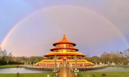 Masterplan rund um die Himmelspagode: Hohen Neuendorf nicht mit der Brechstange entwickeln - Himmelspagode in Hohen Neuendorf bei Sonnenuntergang mit Regenbogen - FDP Hohen Neuendorf